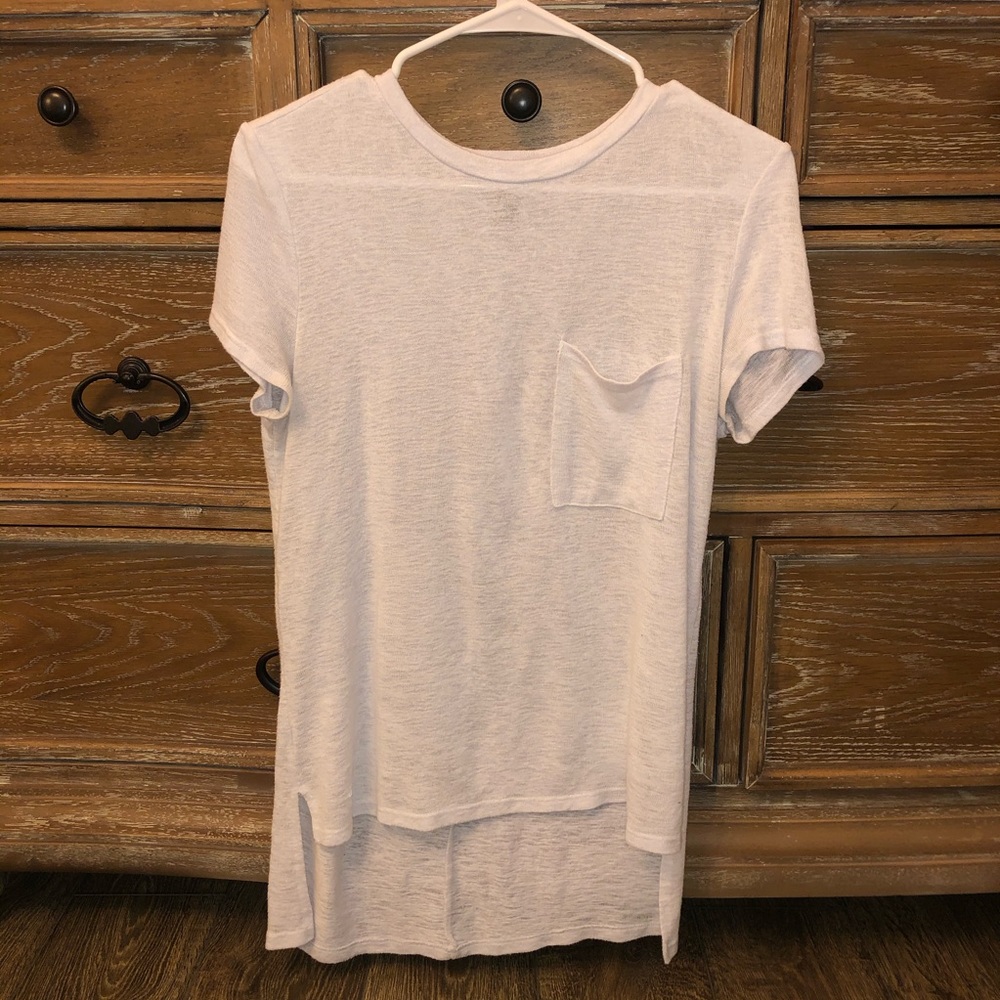 SOLD White t shirt with uneven hem - Picture 4 of 4